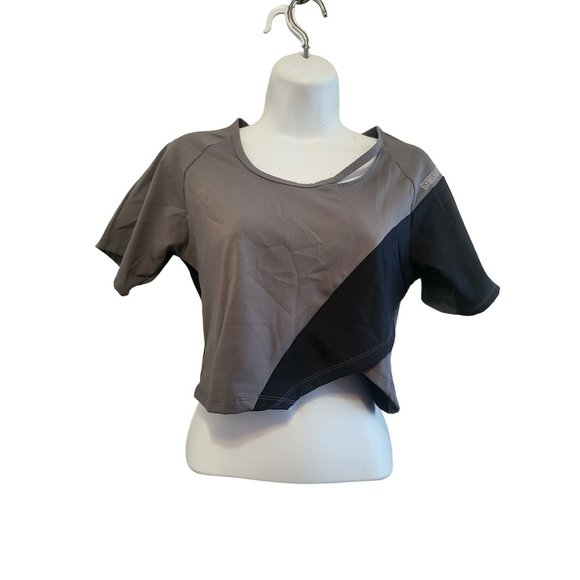 Gymshark asymmetrical colorblock crop top Size Large Gray/Black - Picture 3 of 6